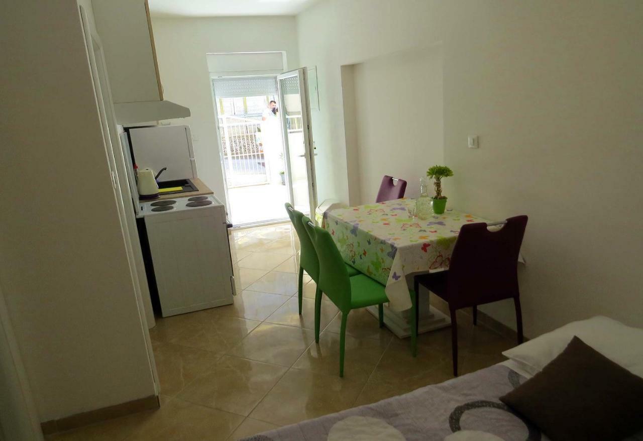 Apartman Jakir Baška Voda Eksteriør bilde