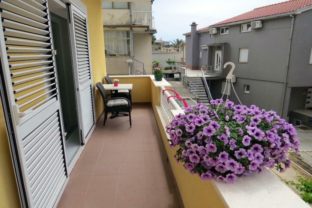Apartman Jakir Baška Voda Eksteriør bilde